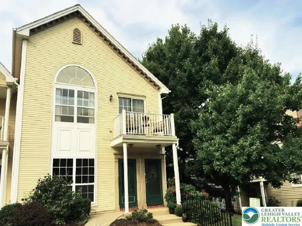 1926 Delancey St, Hellertown, PA 18055