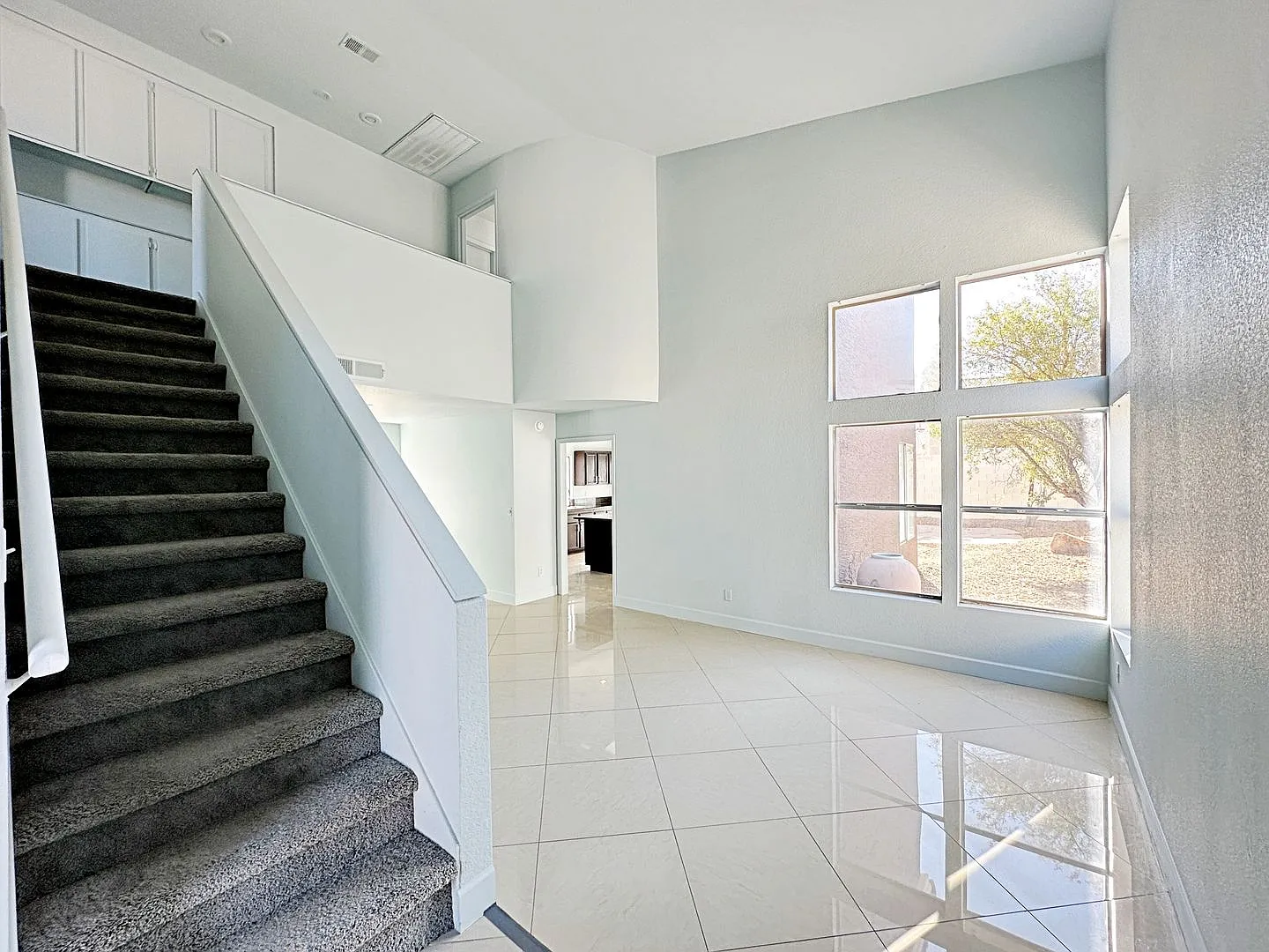 3 Bedroom 2.5 Bath Home In Paradise With Solar — Photo 3