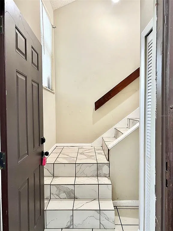 2 bed, 2.0 bath, 1070 sqft, $1,750 — Photo 4