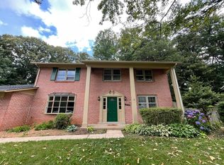 10118 Dundalk St, Fairfax, VA 22032