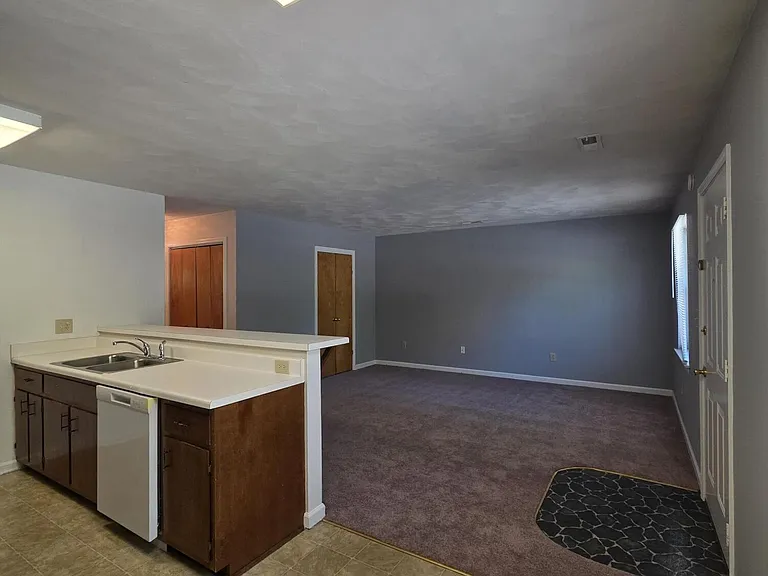 803 Roanoke Blvd — Photo 5