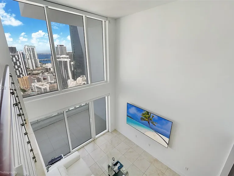41 SE 5th St #2409 — Photo 8