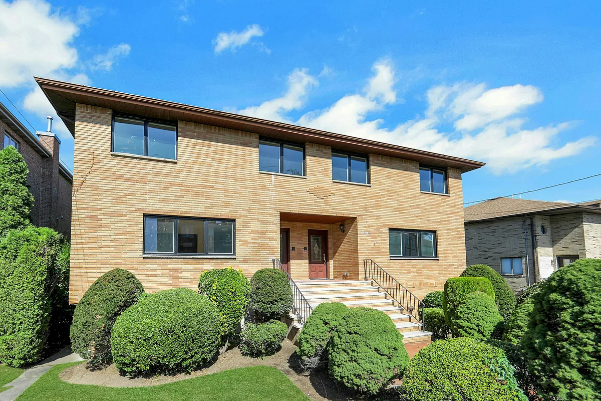 Building Photo - 2413 Hammett Ave #B