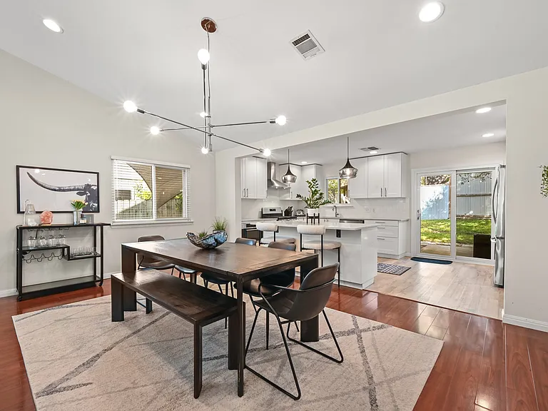 7806 Lowdes Dr — Photo 10