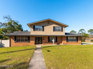 1080 Parkridge Cir W, Jacksonville, FL 32211
