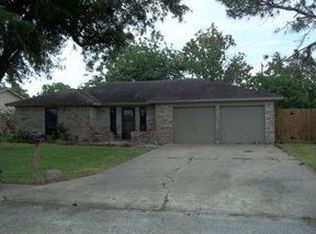 116 Shannon St, Angleton, TX 77515