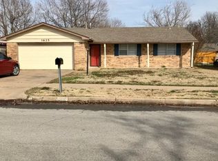 1625 S 3rd St, Broken Arrow, OK 74012