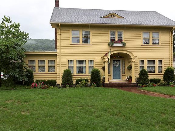 3rd image of 121 Oakwood Ave