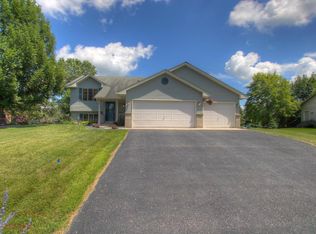 4269 Forest Rd, Saint Bonifacius, MN 55375