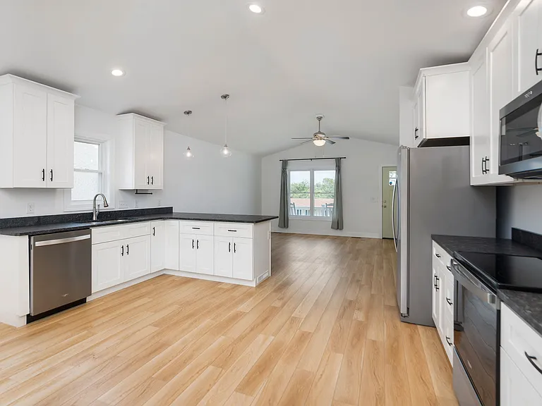 562 N Bayard Ave — Photo 38