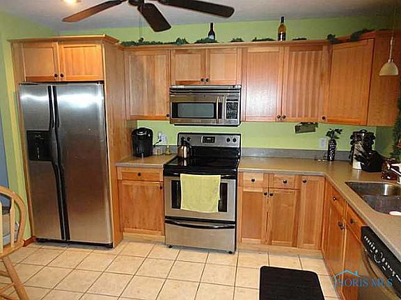 4th image of 2722 Sweetbriar Ct