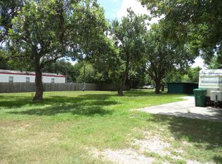 204 E Dallas Ave, Seadrift, TX 77983