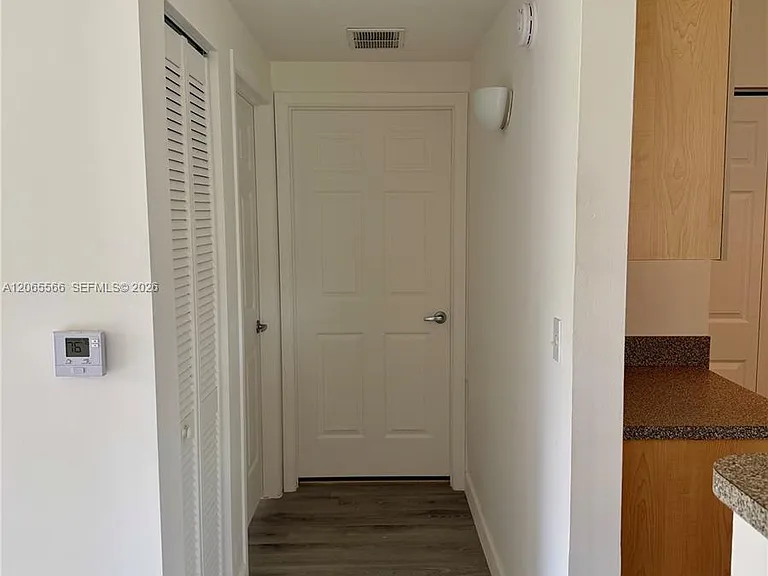 8010 N Nob Hill Rd #102 — Photo 11