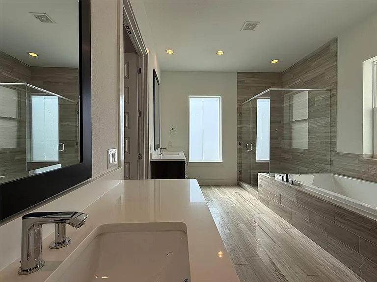 6117 Seville Dr — Photo 26