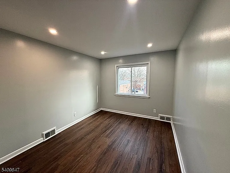 168 Tuxedo Pkwy #2 — Photo 2