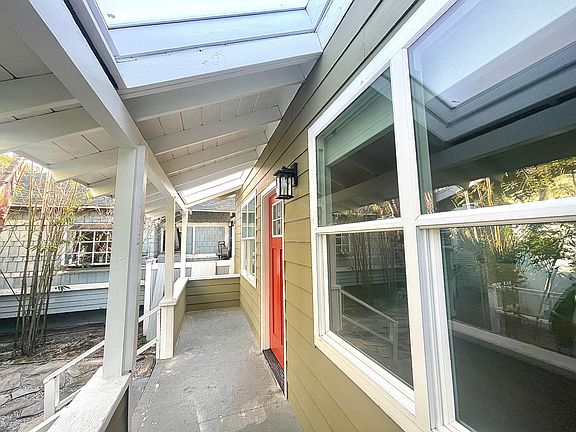5th image of 129 Clubhouse Ave #129