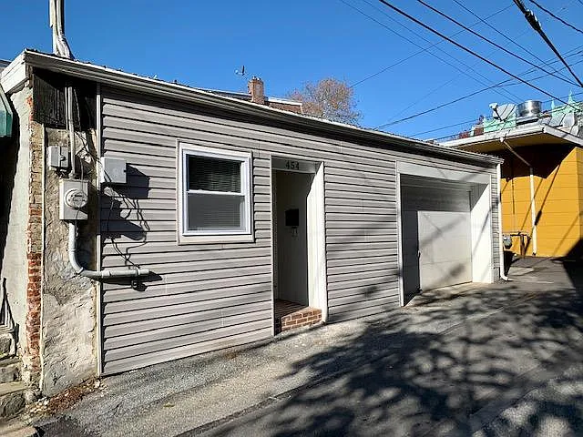 454 N Market St photo 1