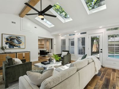 12105 Cox Ln, Dallas, TX, 75244