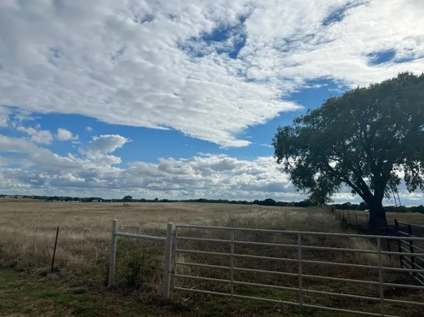 280 Hcr 1450 N, Covington, TX 76636