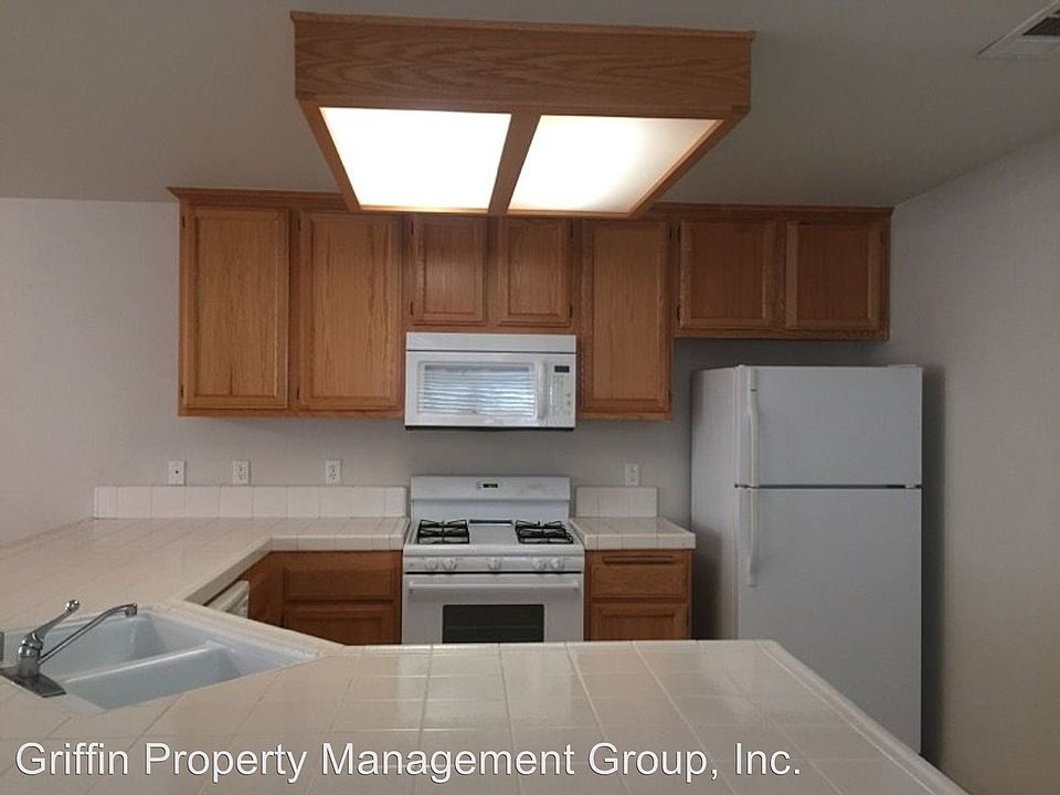 1st image of 2512 W Oriole Ave