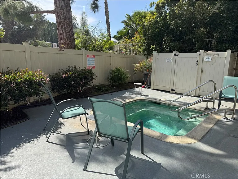 11138 Aqua Vista St — Photo 18
