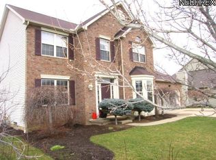 27104 Dogwood Ln, Olmsted Township, OH