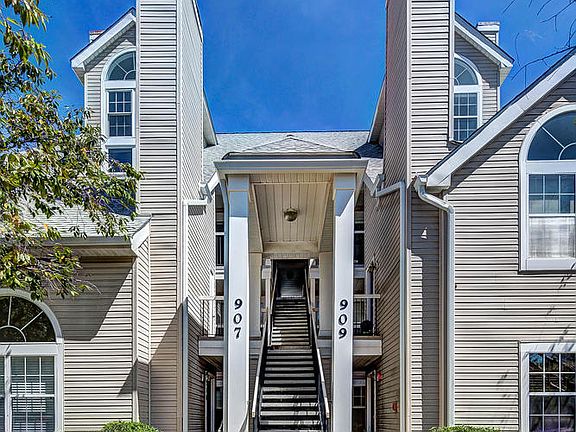 2nd image of 907 Hillside Lake Ter APT 509