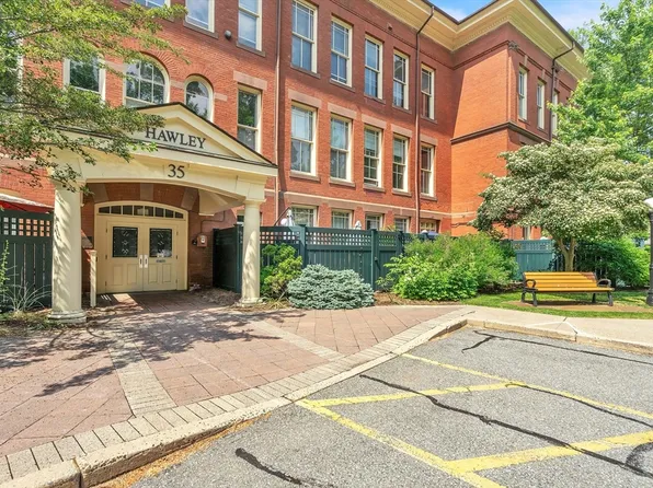 35 New South St APT 106, Northampton, MA 01060