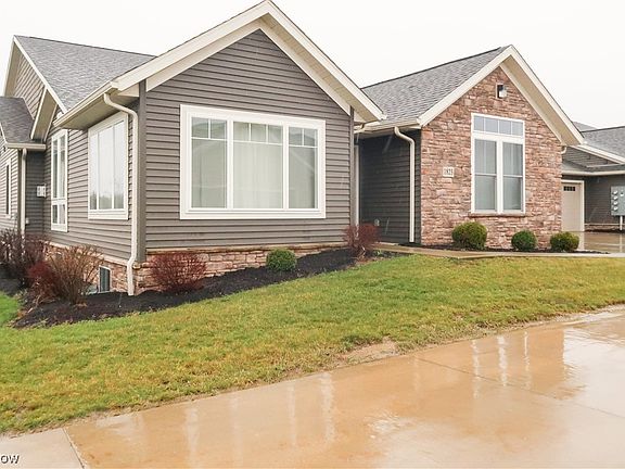 2nd image of 1823 Blackberry Ln