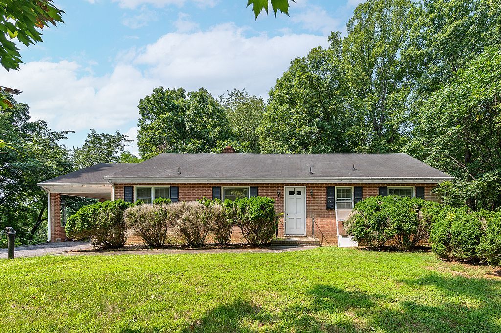 2044 Three Otters Rd - Property Image