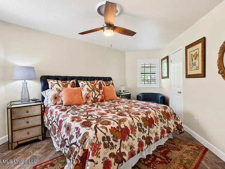 255 E Scenic Dr #G — Photo 32