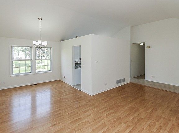 5th image of 2030 Camden Ln
