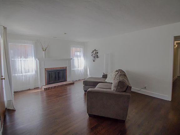 5th image of 4891 8th Ave