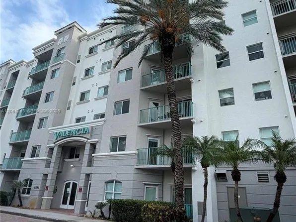 6001 SW 70th St APT 445, South Miami, FL 33143