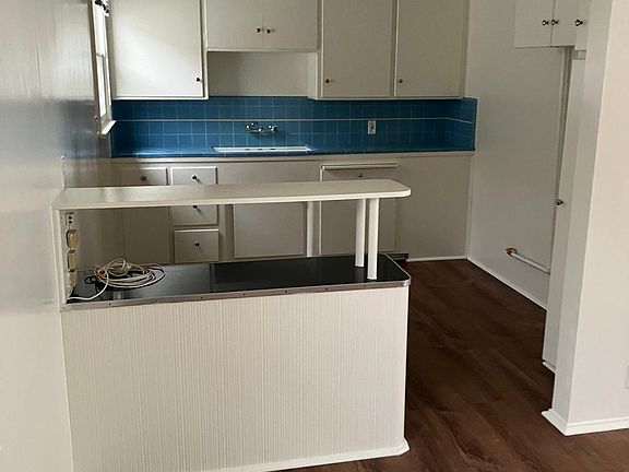 4th image of 304 Marguerite Ave APT B