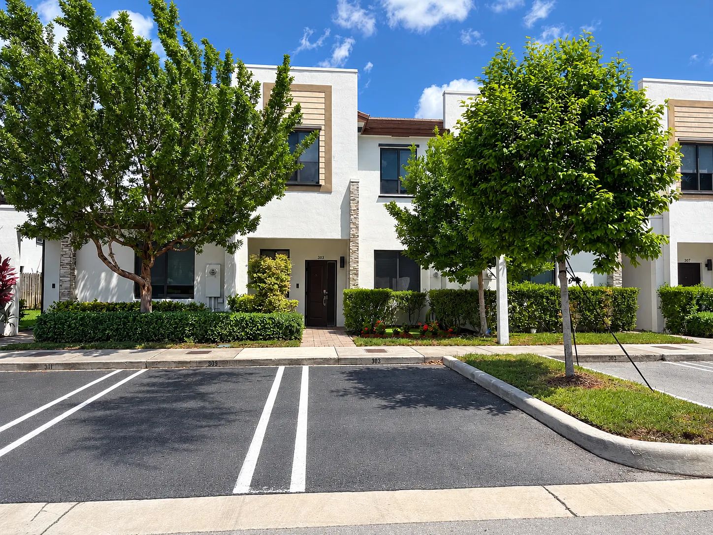 3 bed, 2.5 bath, 1485 sqft, $3,000 — Photo 3