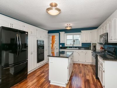 7640 61st Ave N, New Hope, MN, 55428