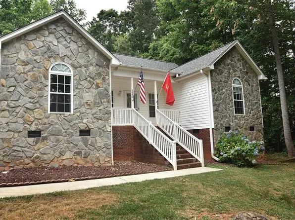 179 N Hazelwood Dr, Mocksville, NC 27028