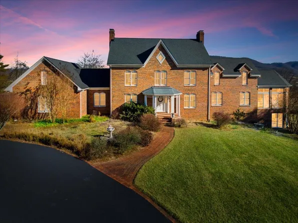 620 Deercroft Dr, Blacksburg, VA 24060