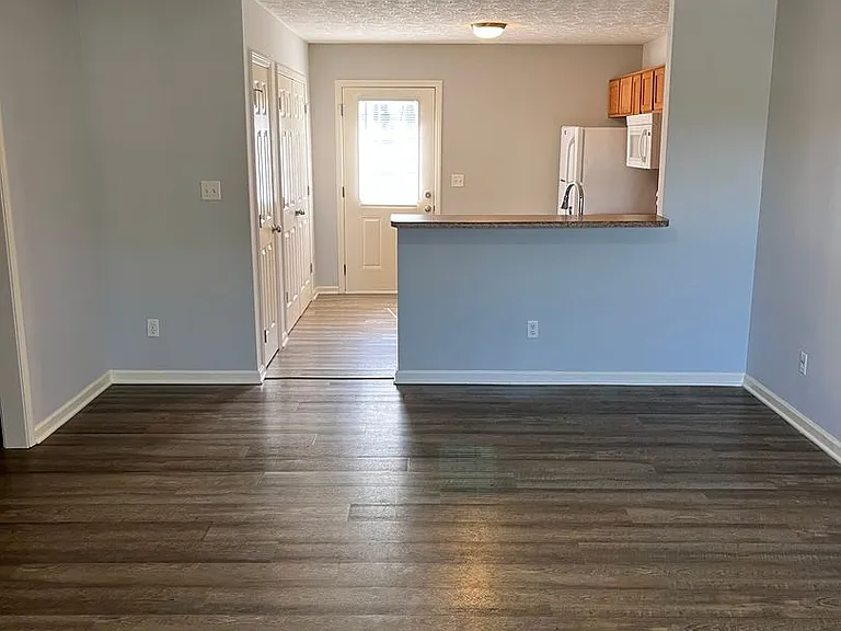 427 Lower Stone Ave #A — Photo 3