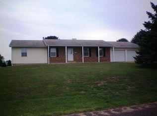 1346 Valleyview Dr, East Peoria, IL 61611