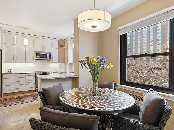 5th image of 1335 N Astor St APT 5B