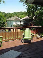 3rd image of 724 Clinton Pl