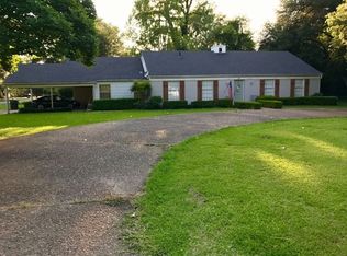 328 S 3rd St, Rolling Fork, MS 39159