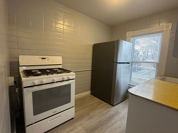 2nd image of 113 N Hamilton St #9b25e2407