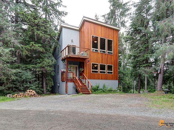 2nd image of 345 Donner Dr