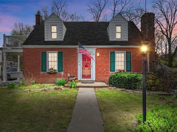 28 S Hartnett Ave, Saint Louis, MO 63135