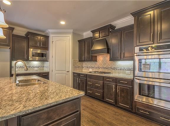 4th image of 1068 Baxter Ln 1-lot 1