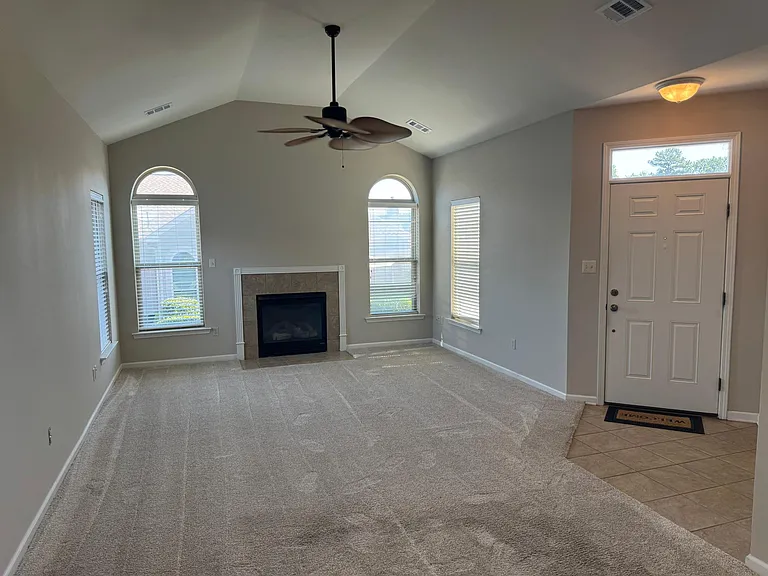 322 Mountain Terrace Cir — Photo 3