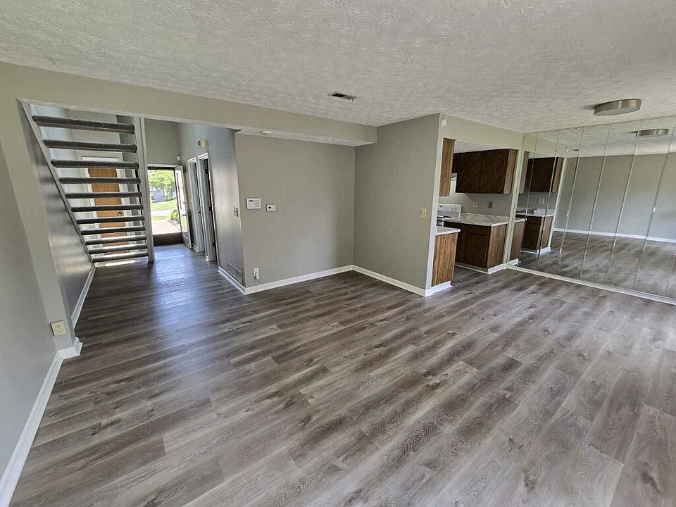 1st image of 107 Spindletop Ct